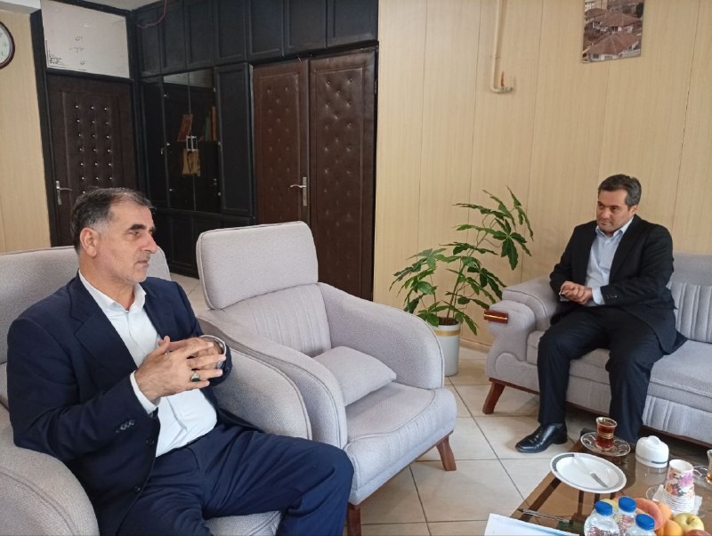دیدار نایب رئیس شورای شهر رشت با مدیرعامل سازمان همیاری شهرداری های گیلان با محوریت تامین ماشین آلات مورد نیاز شهرداری