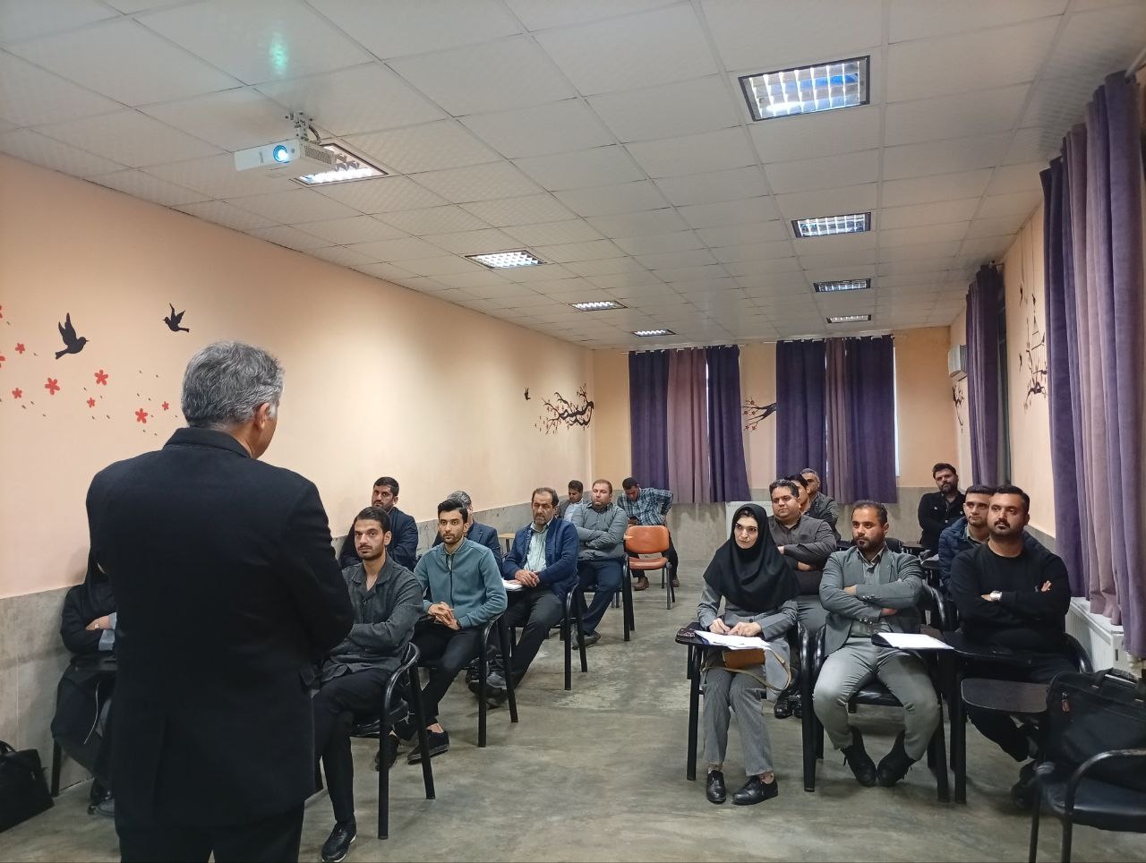 گامی برای ترویج فرهنگ تفکیک زباله از مبدا در شهرهای گیلان: نشست توجیهی راه اندازی اپلیکیشن بهروب در رشت برگزار شد