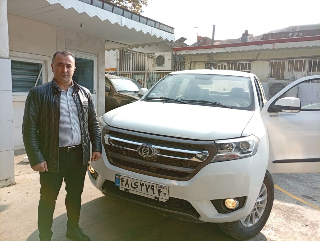 تحویل دو دستگاه پیکاپ زاگرس به آتش نشانی رشت توسط سازمان همیاری شهرداری های استان گیلان