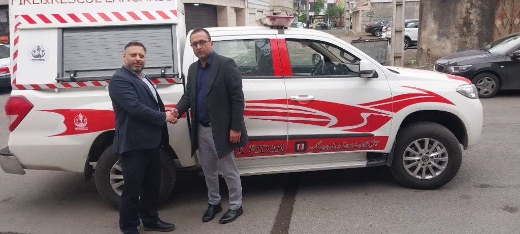 تحویل یک دستگاه خودروی آتش نشانی شهرداری لنگرود توسط سازمان همیاری شهرداری های گیلان